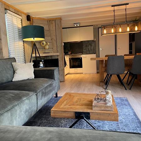 Uniek Chalet Op De Veluwe, In Bosrijke Omgeving. 푸텐 외부 사진