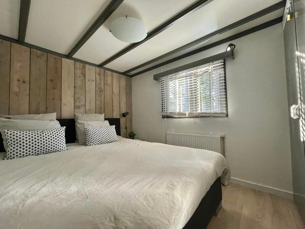 Uniek Chalet Op De Veluwe, In Bosrijke Omgeving. 푸텐 외부 사진