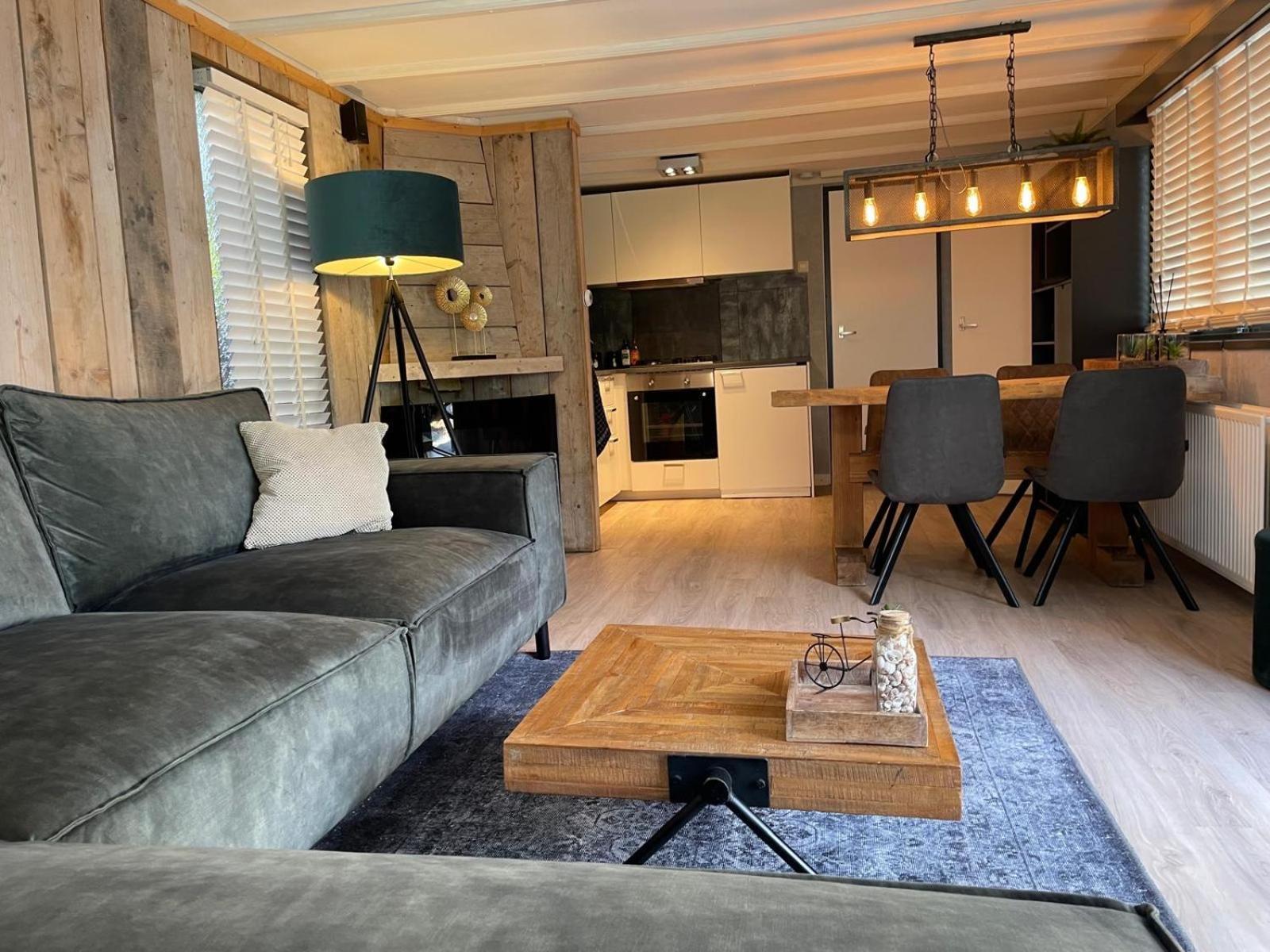 Uniek Chalet Op De Veluwe, In Bosrijke Omgeving. 푸텐 외부 사진